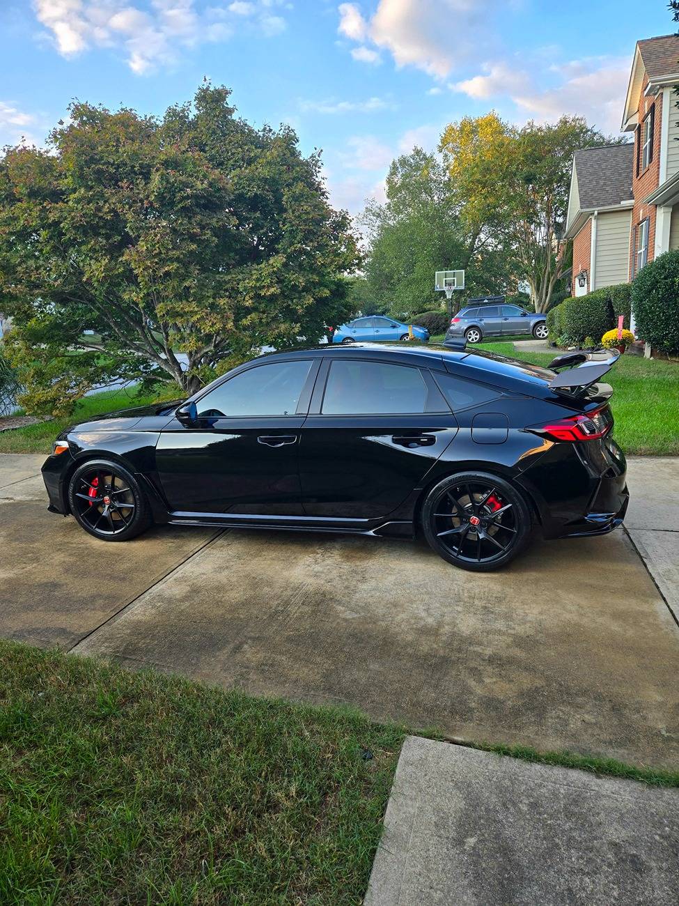 11th Gen Honda Civic Weirdo 2025 Type R Noob wants to INCREASE ground clearance.  He clearly needs help. 1000001977
