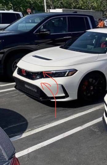 11th Gen Honda Civic FL5 and FK8 Civic Type R Comparison Side-by-Side Look 16089D3B-636F-46EB-905F-55CE9C49FF55