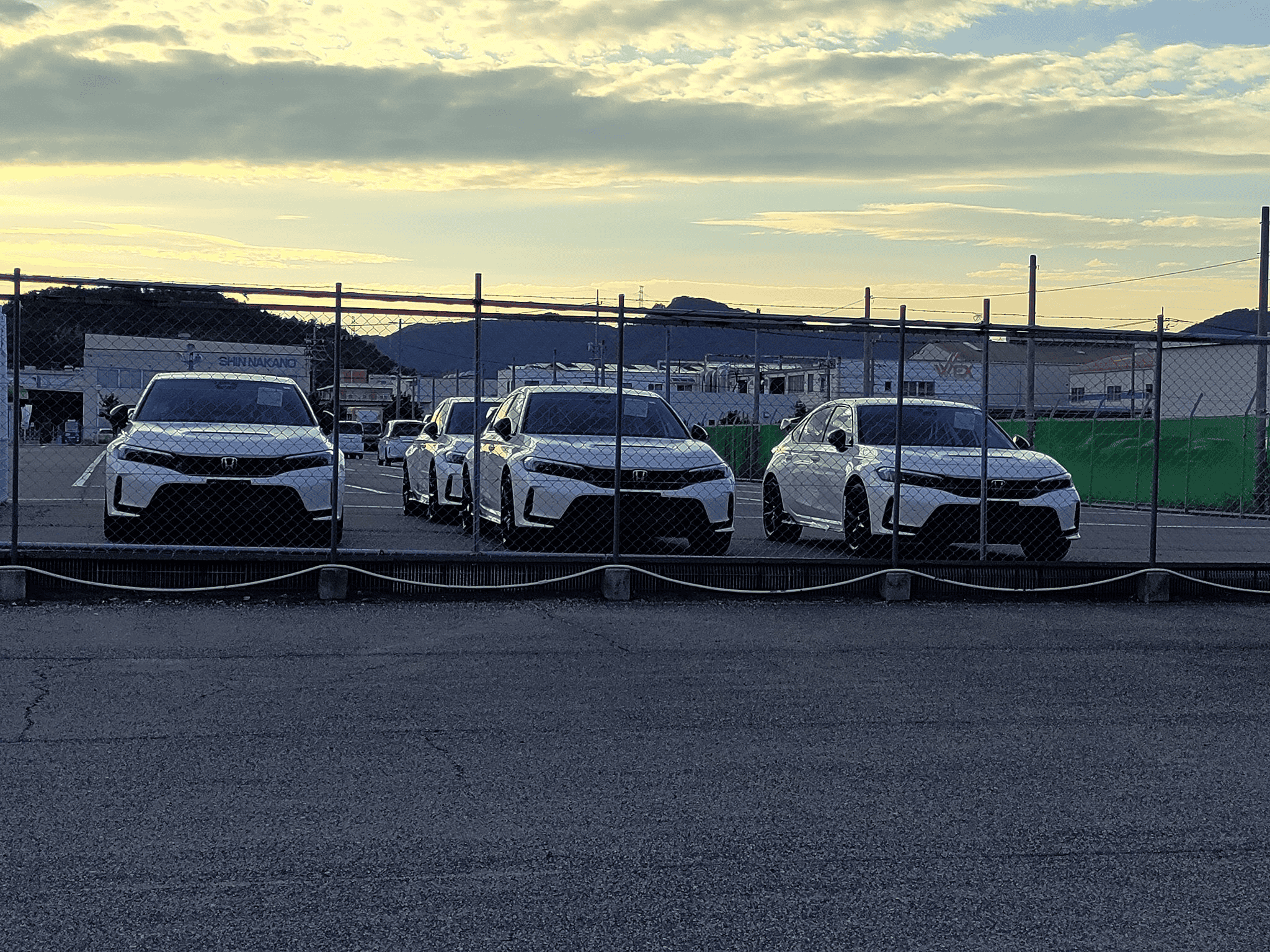 11th Gen Honda Civic FL5 and FK8 Civic Type R Comparison Side-by-Side Look 1661505719547
