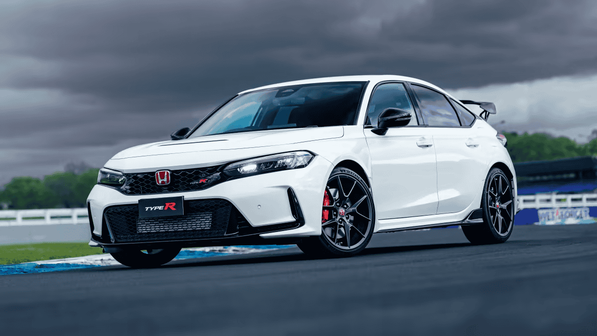 11th Gen Honda Civic 2023 Civic Type R FL5 vs. Toyota GR Corolla showdown! Comparison review by Motortrend 1671535331759