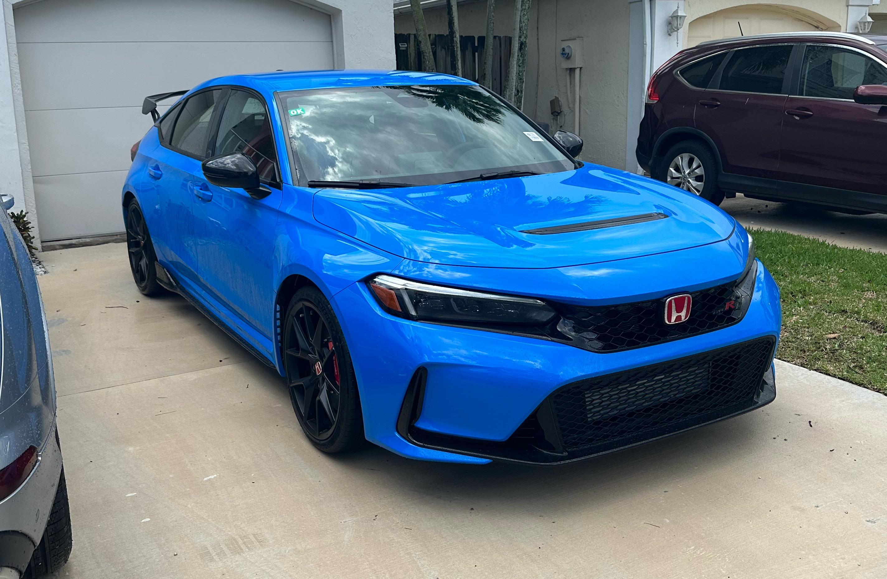 11th Gen Honda Civic 🤩 FL5 Type R Owner Review First Impressions! (after 270ish miles and counting) 1683076085602