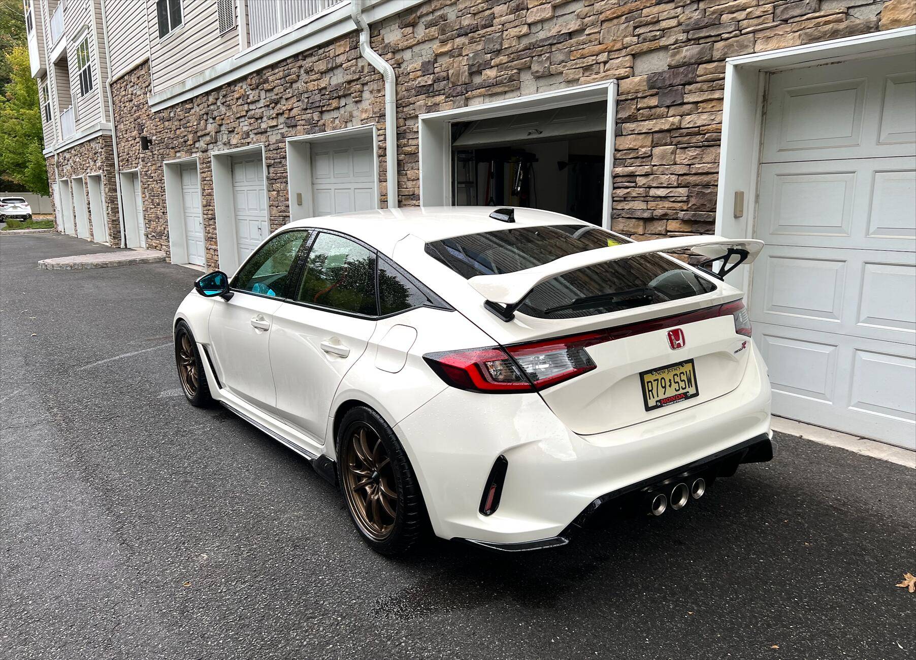 11th Gen Honda Civic Official CHAMPIONSHIP WHITE FL5 Type R Photos Thread 1727193026415-iw