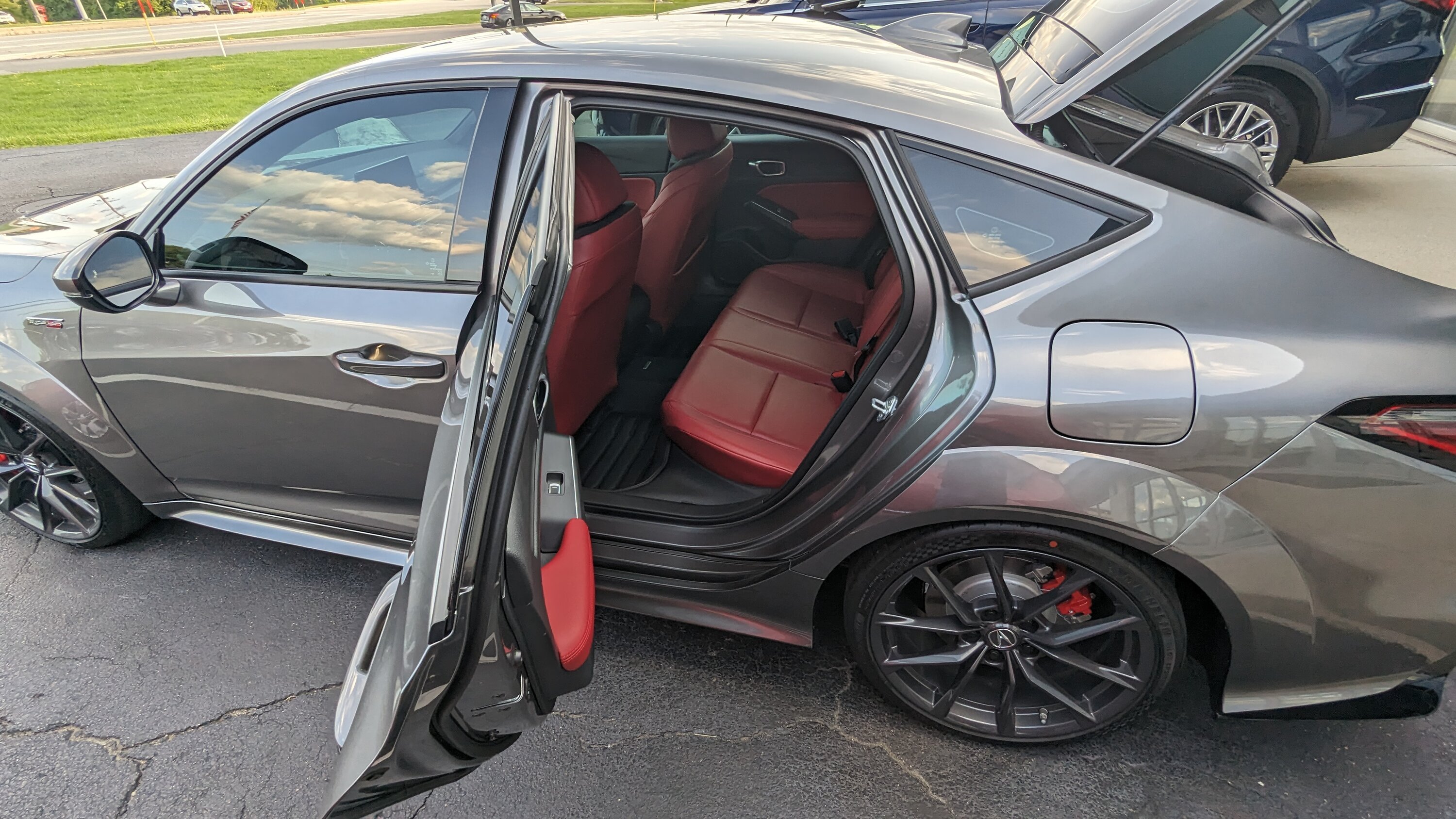11th Gen Honda Civic Can 3-seat rear bench from Civic hatchback be fitted to FL5? 1_3