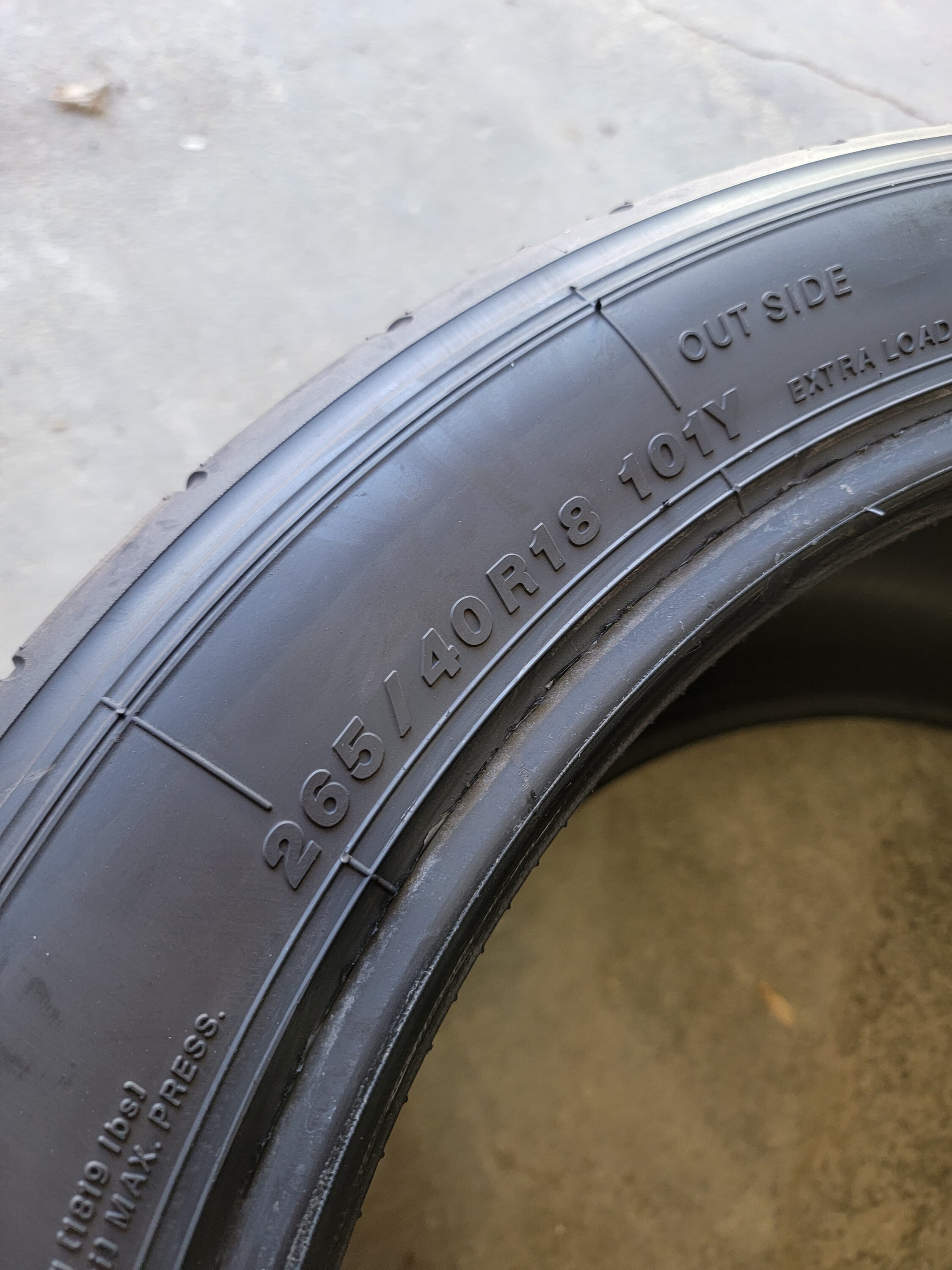 11th Gen Honda Civic Advan a052 tires - 265/40/18 - Used for 600 miles! 20231016_134215