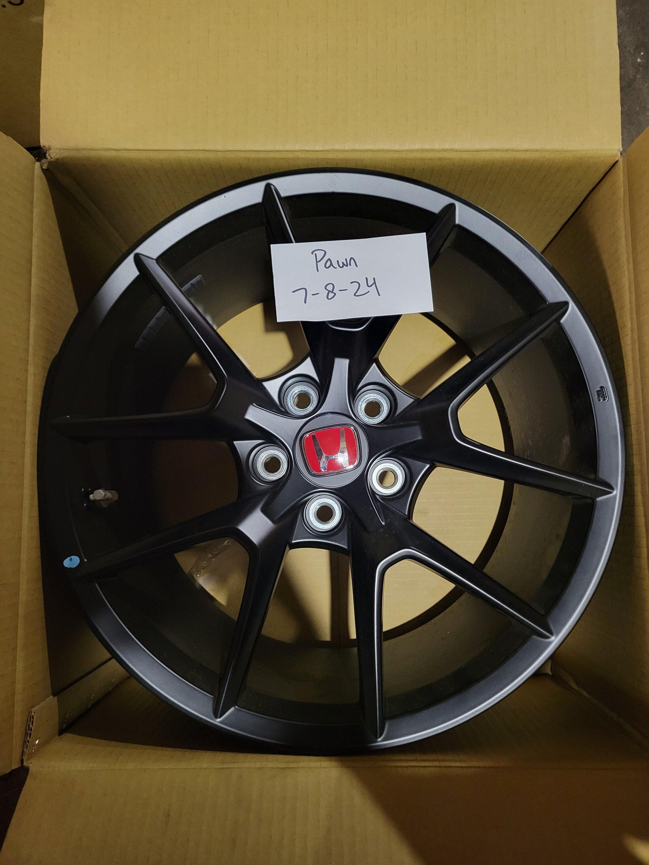 11th Gen Honda Civic OEM FL5 wheels 19x9.5 SOLD 20240708_073414