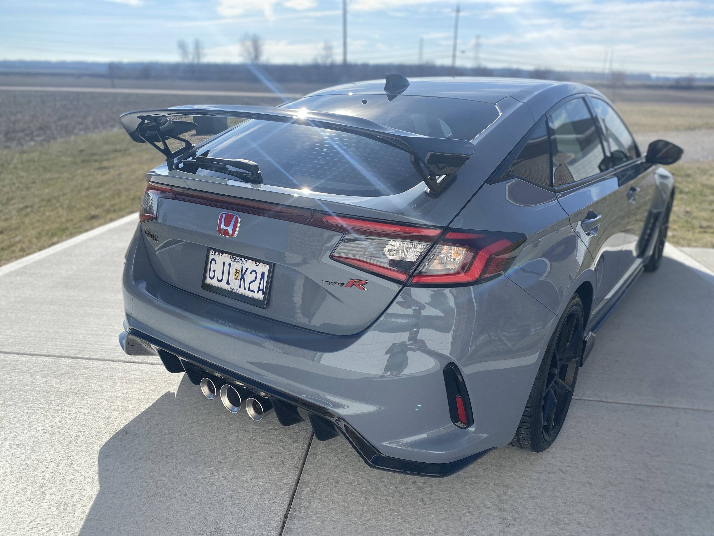11th Gen Honda Civic Official SONIC GRAY PEARL FL5 Type R Photos Thread 33B130F7-6EA0-438C-AE09-86256CAD8400