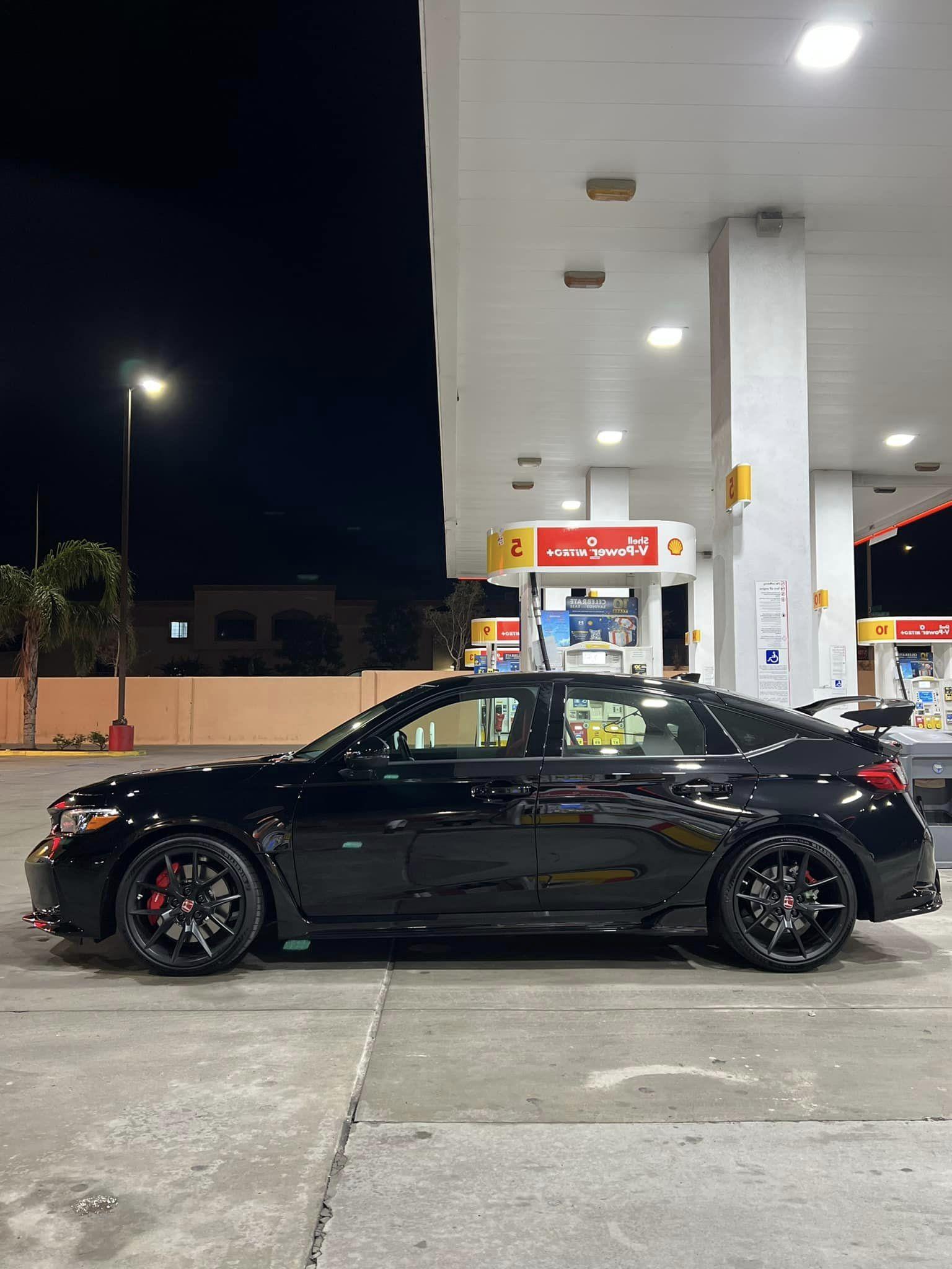 11th Gen Honda Civic Official CRYSTAL BLACK PEARL FL5 Type R Photos Thread 4054042_5666087240184444_8529997734487158935_n-