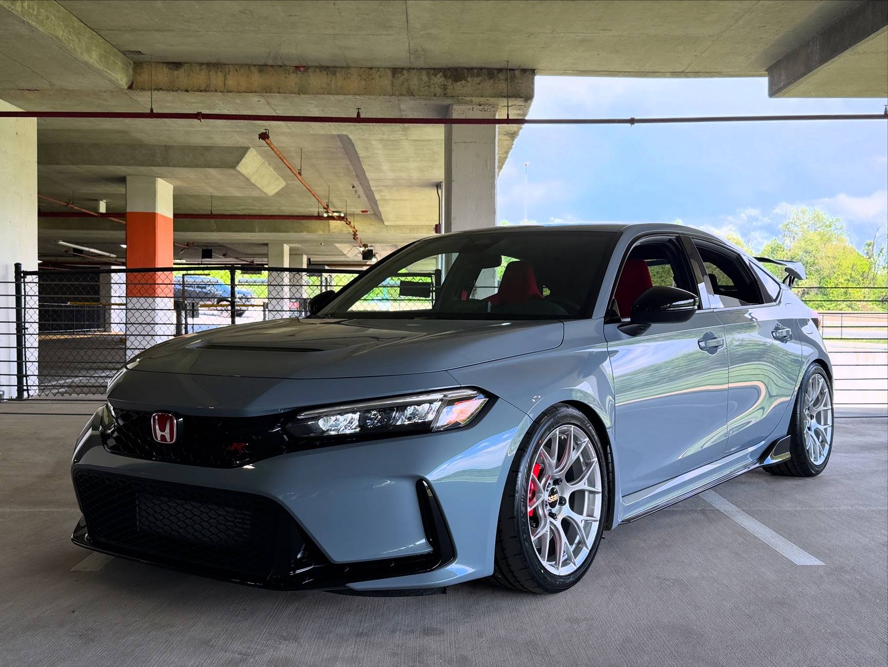 11th Gen Honda Civic Official SONIC GRAY PEARL FL5 Type R Photos Thread 5487CFC9-1234-4593-A198-933FAA54BEBC