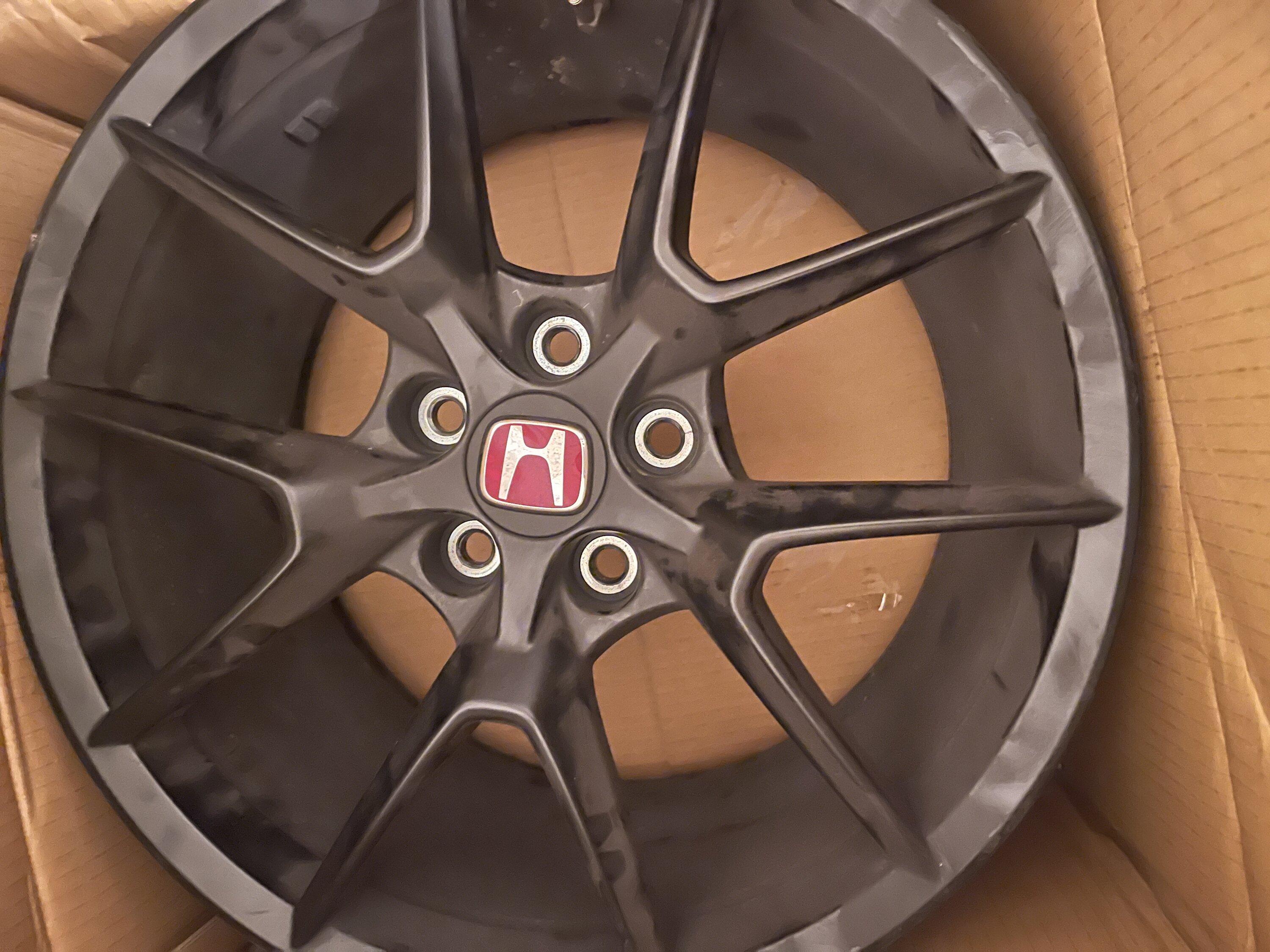11th Gen Honda Civic FL5 OEM wheels for sale 86627D01-ACEE-4C96-848D-4F8FFA4870C2