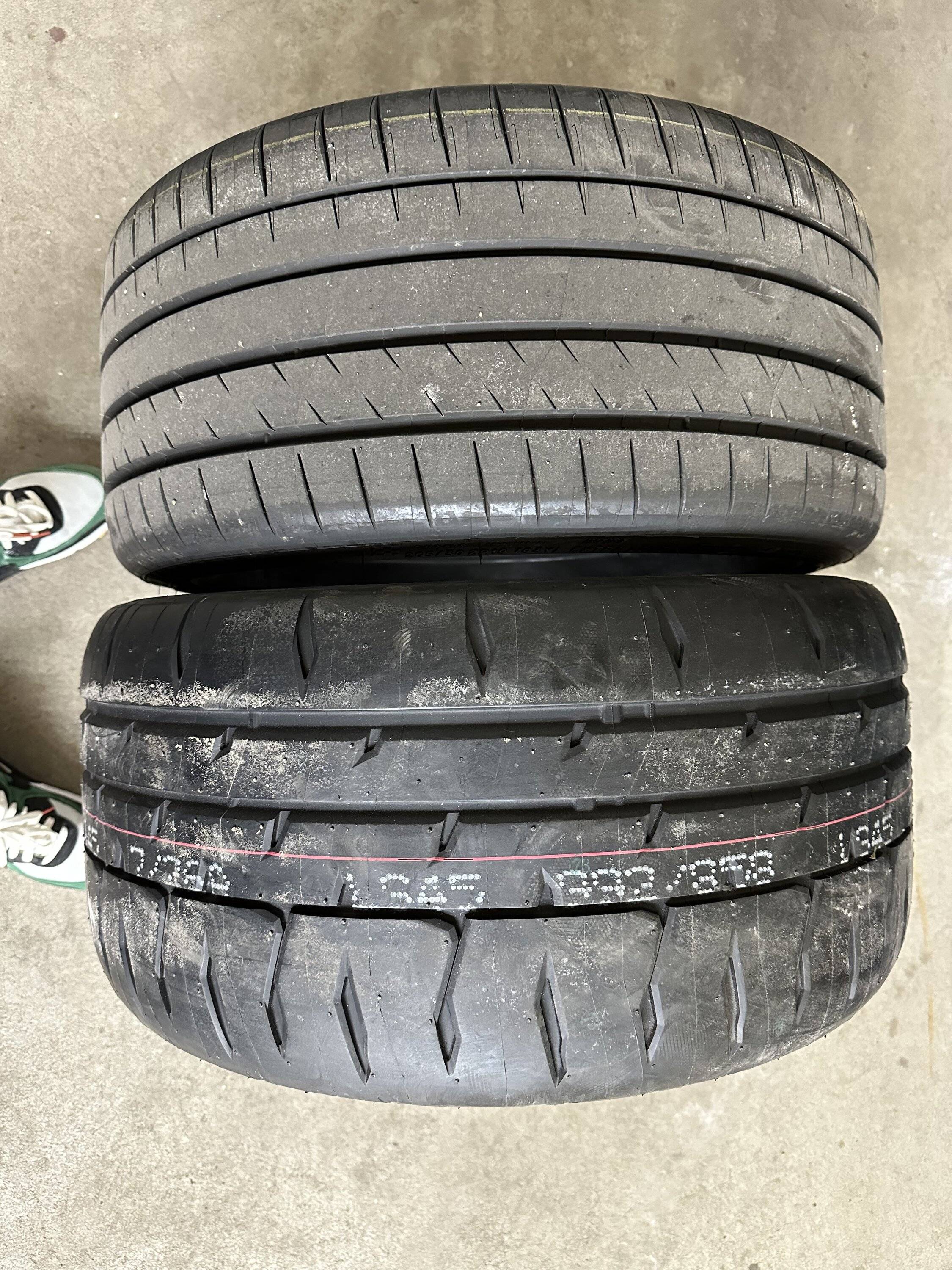 11th Gen Honda Civic 295/35/18 tires fit 9393C379-0BEA-4069-9FBA-C377E3EFB28B