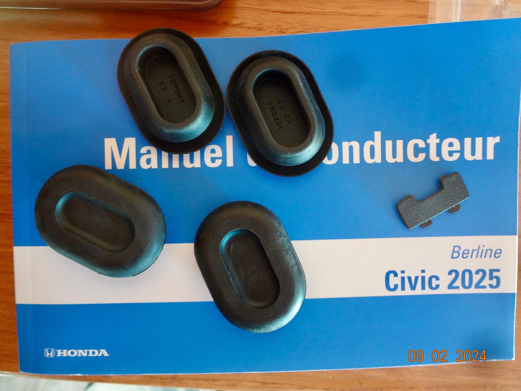11th Gen Honda Civic SOLVED ; What are these rubber and plastic parts ? DSC01903.JPG
