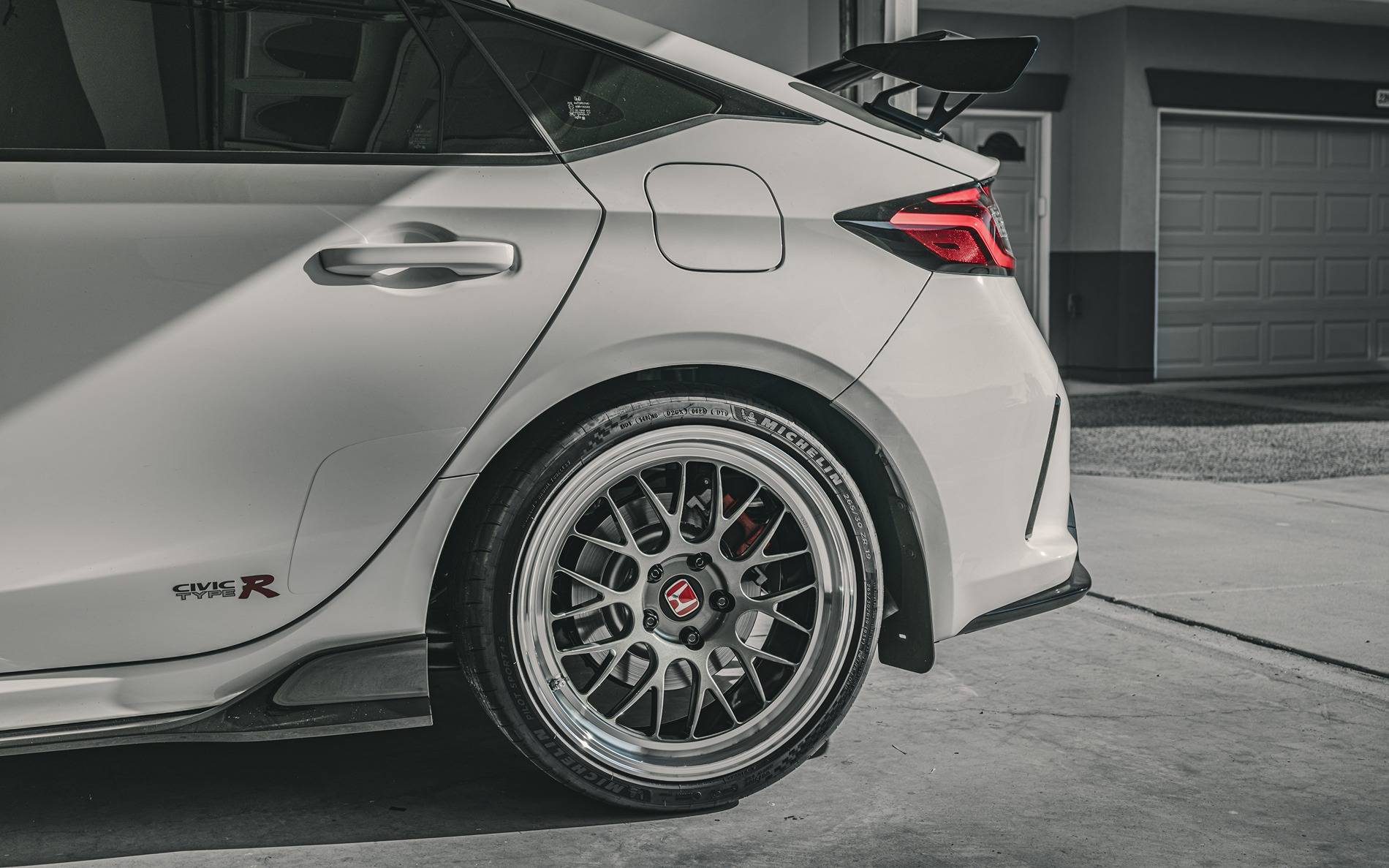 11th Gen Honda Civic Official Wheel Fitment Thread for 11th Gen FL5 Civic Type R DSC07083-1