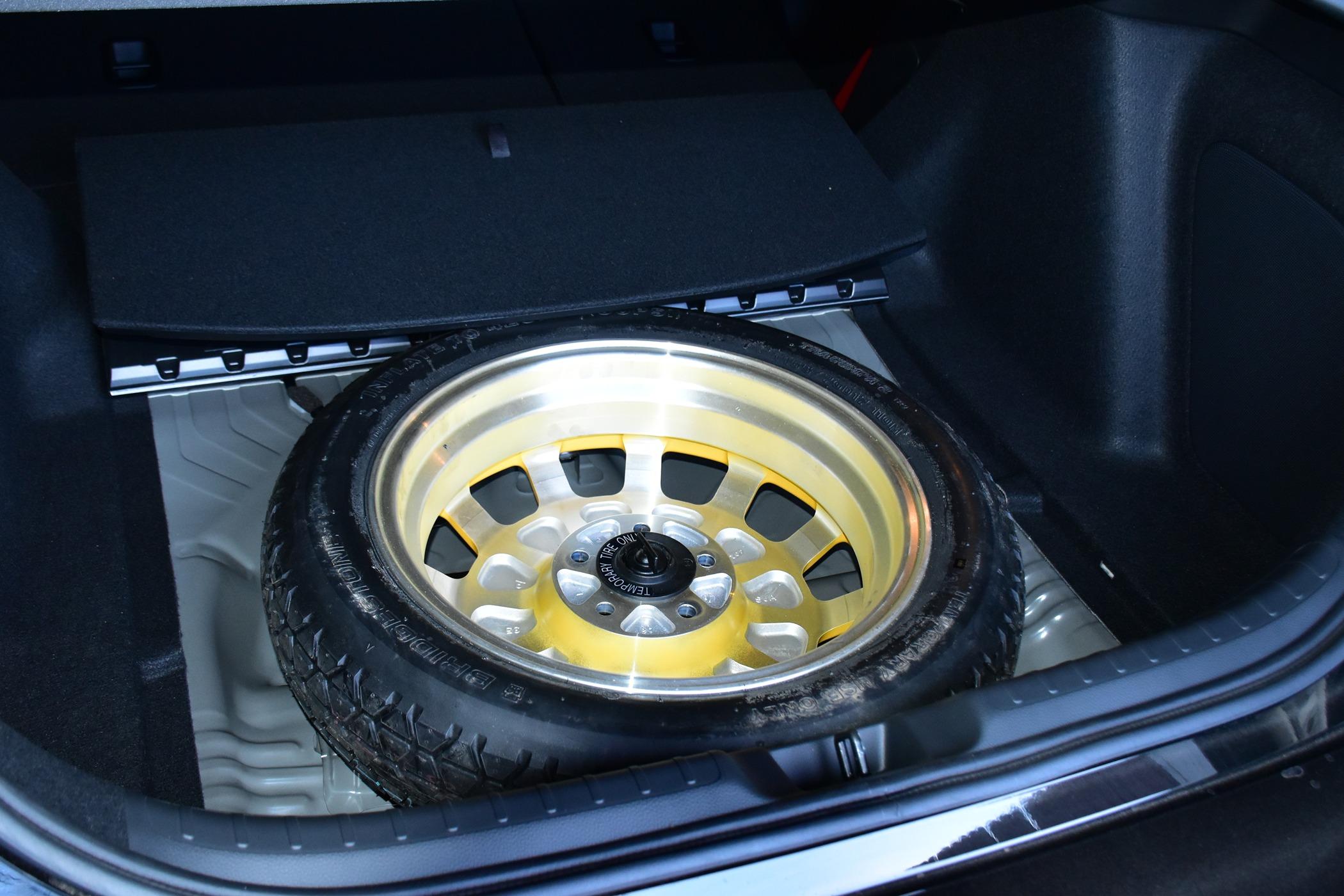 Exploring a clean FK8 spare tire kit install in the FL5. | CivicXI