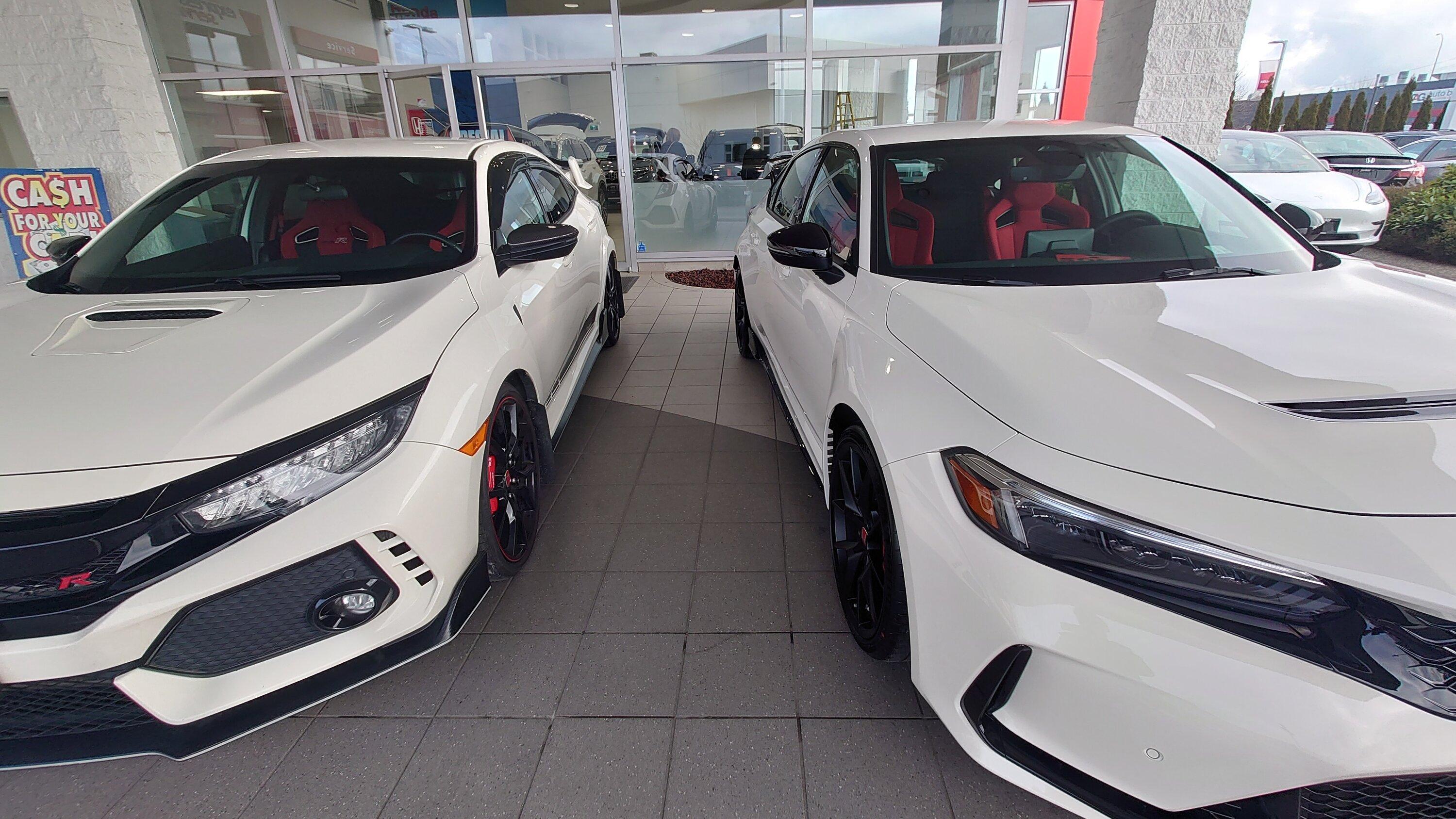 11th Gen Honda Civic Post your FL5 Civic Type R delivery pics! 🙌 📸 DSC_0146.JPG