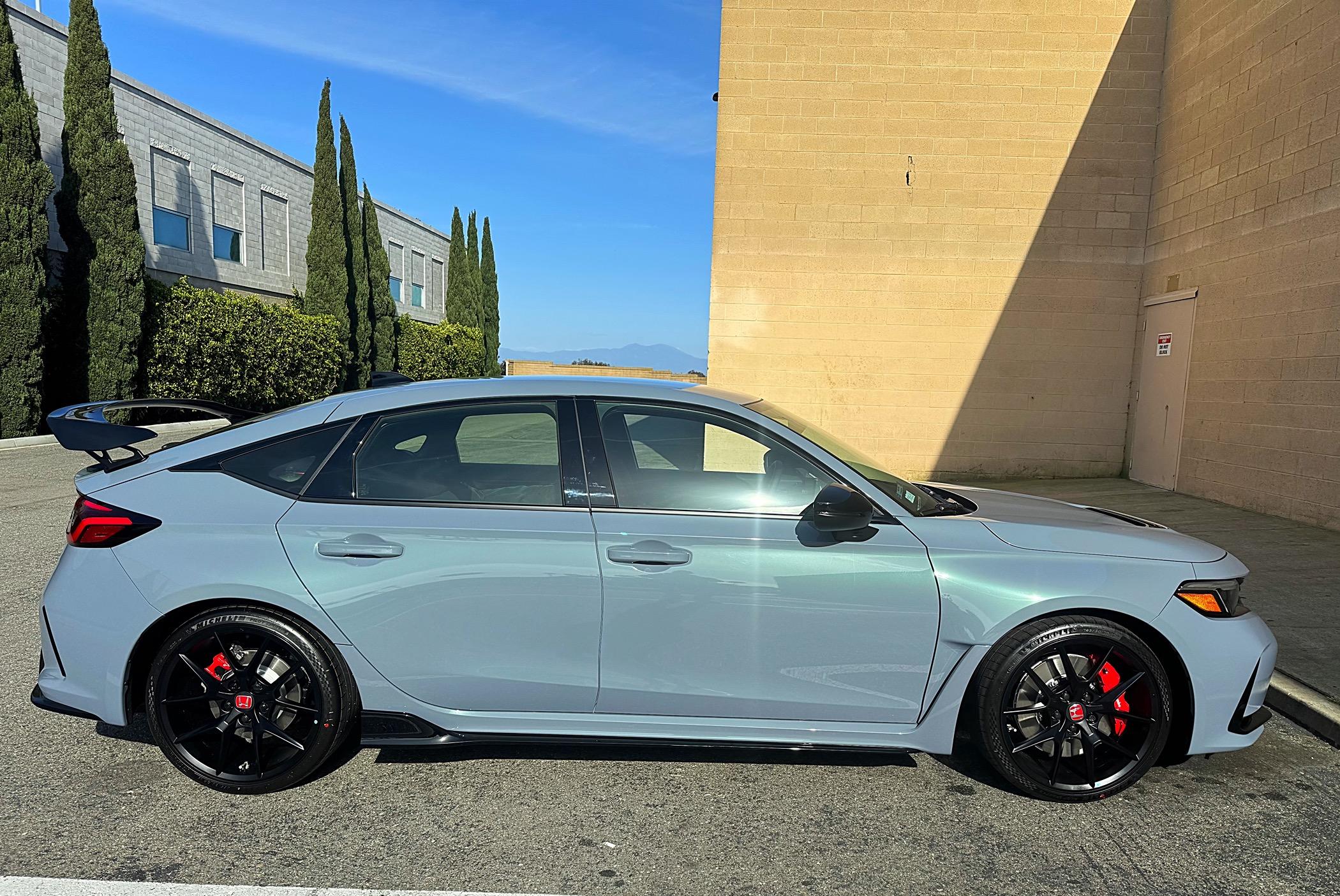 11th Gen Honda Civic Post your FL5 Civic Type R delivery pics! 🙌 📸 IMG_1441