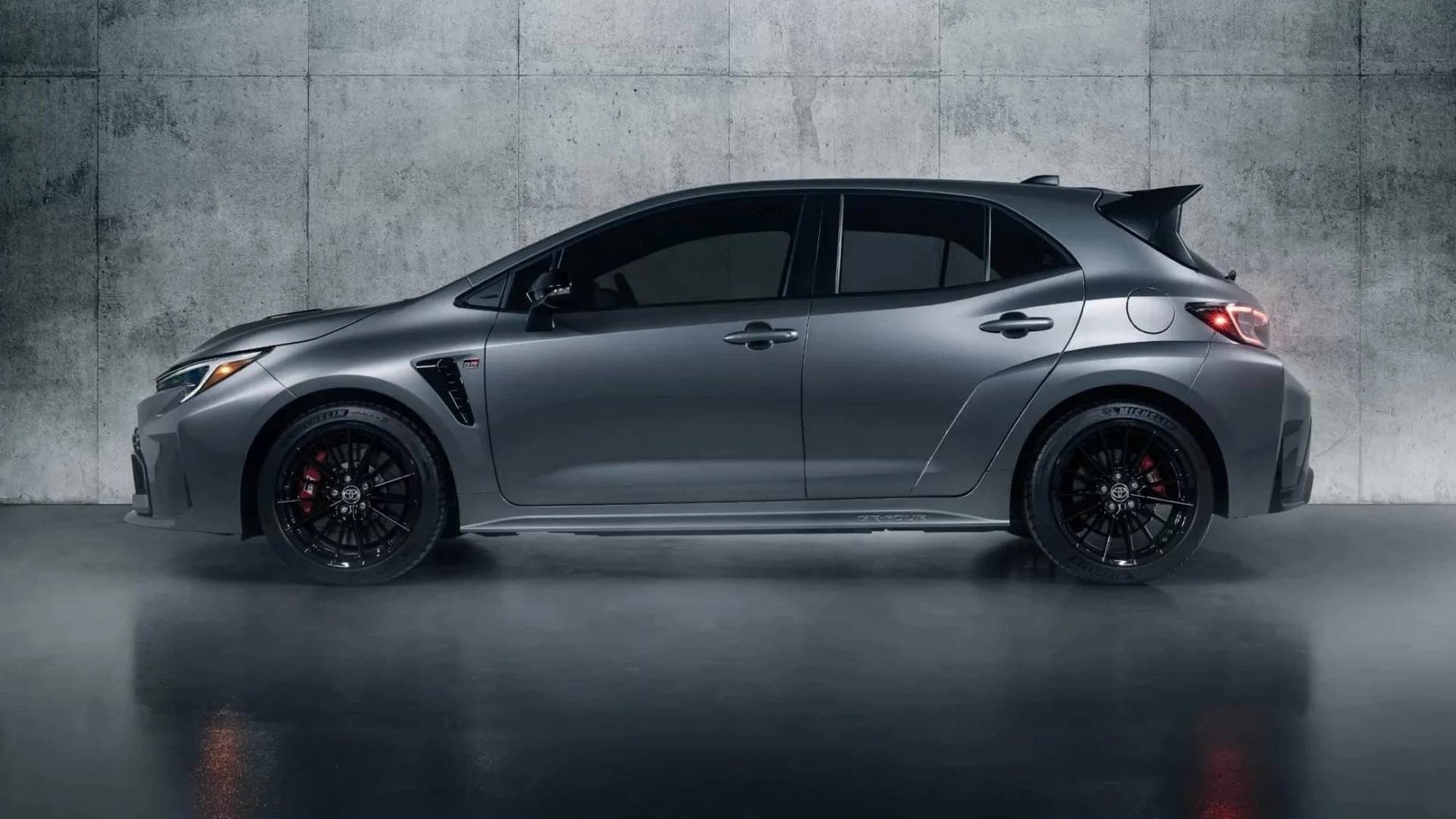 11th Gen Honda Civic ? 2022 Civic Type R Spied Inside & Out (First Interior Shots)! 265/30/19 tires revealed. IMG_2433