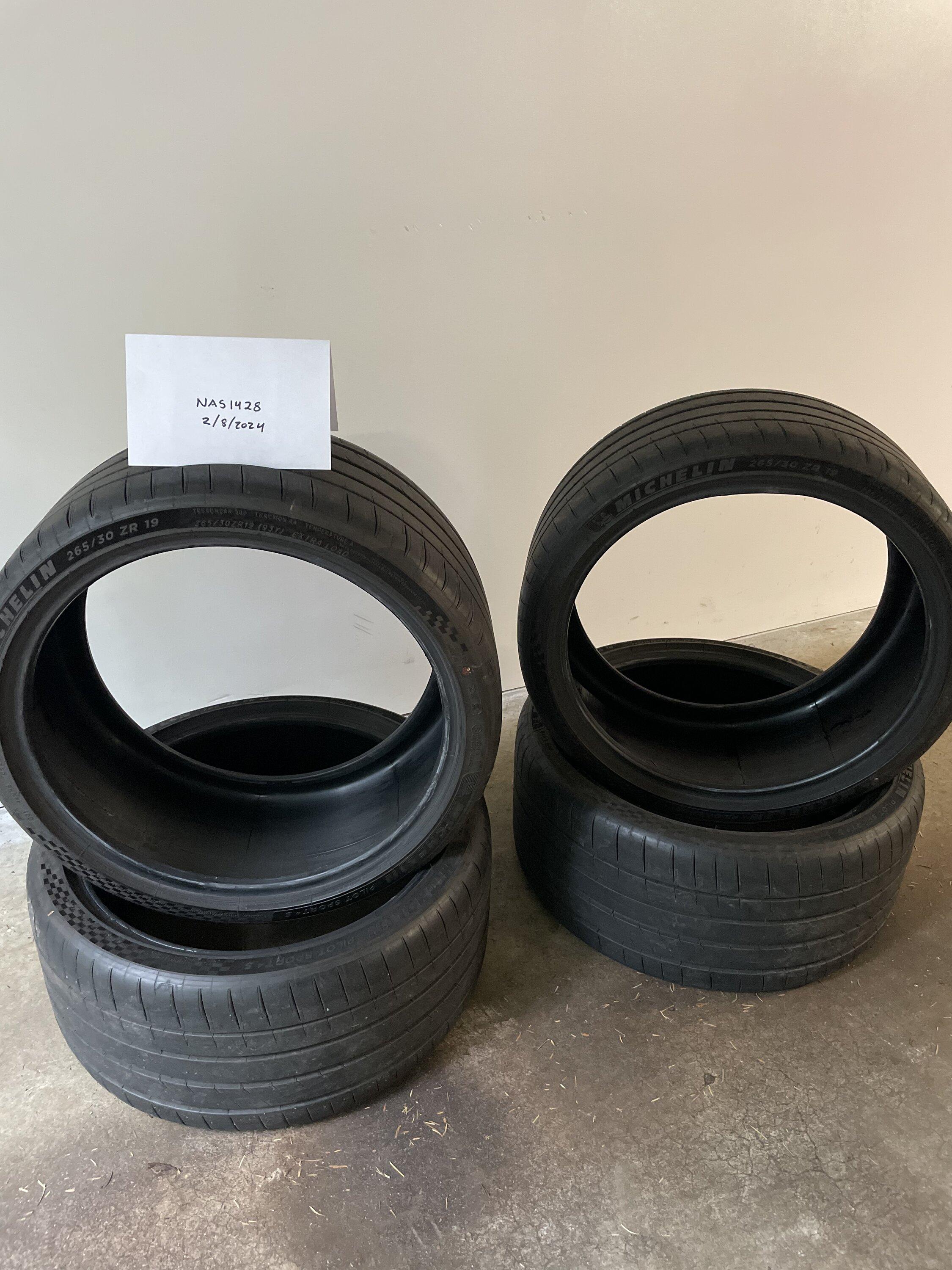 11th Gen Honda Civic OEM FL5 Tires - Pilot Sport 4 S 265/30/19 - Used for 1600 Miles IMG_4172