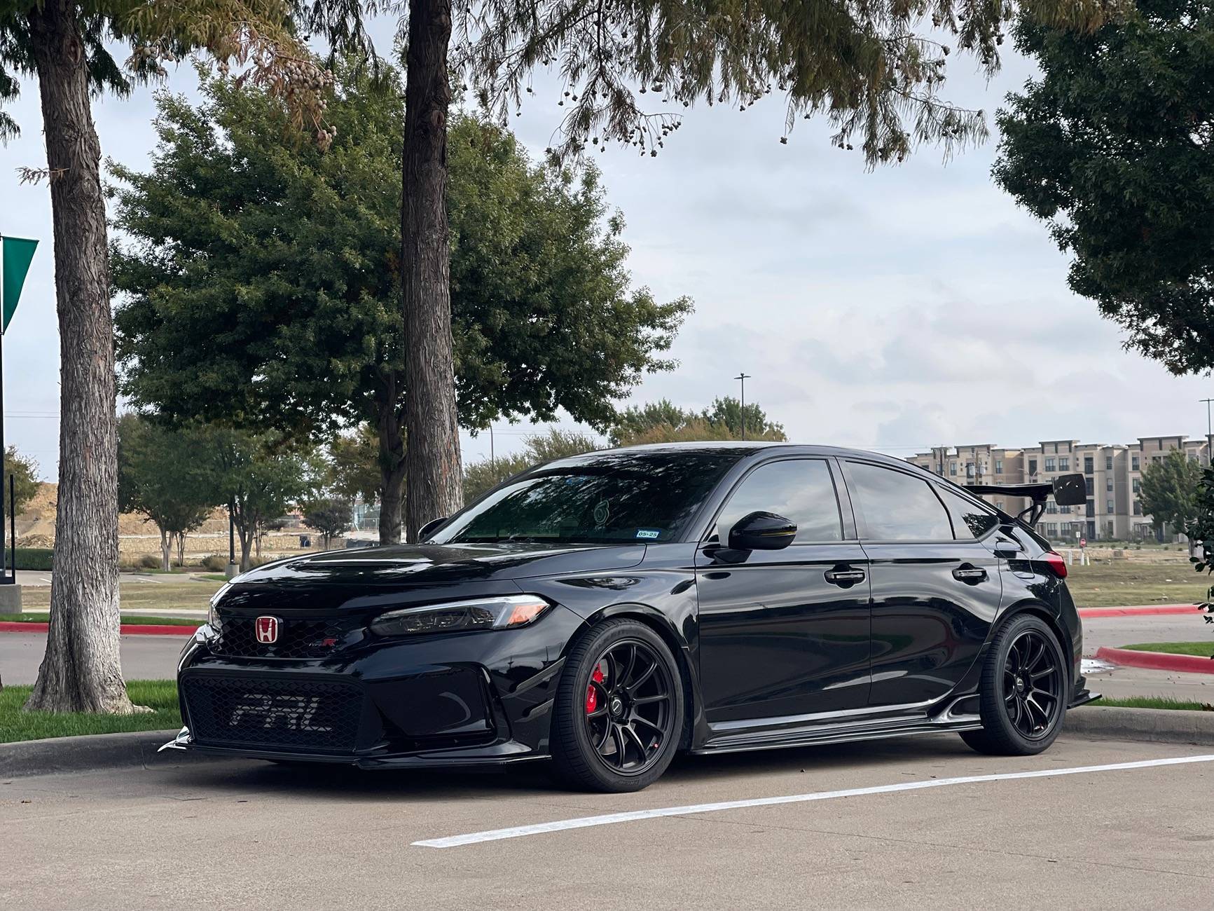 11th Gen Honda Civic OEM PARTS (CF wing, shift knob), OLM wing, 18’s wheels and more img_4918-jpe