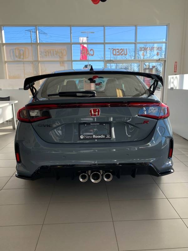 11th Gen Honda Civic Canadian dealer asked what colour Type R I want IMG_73651