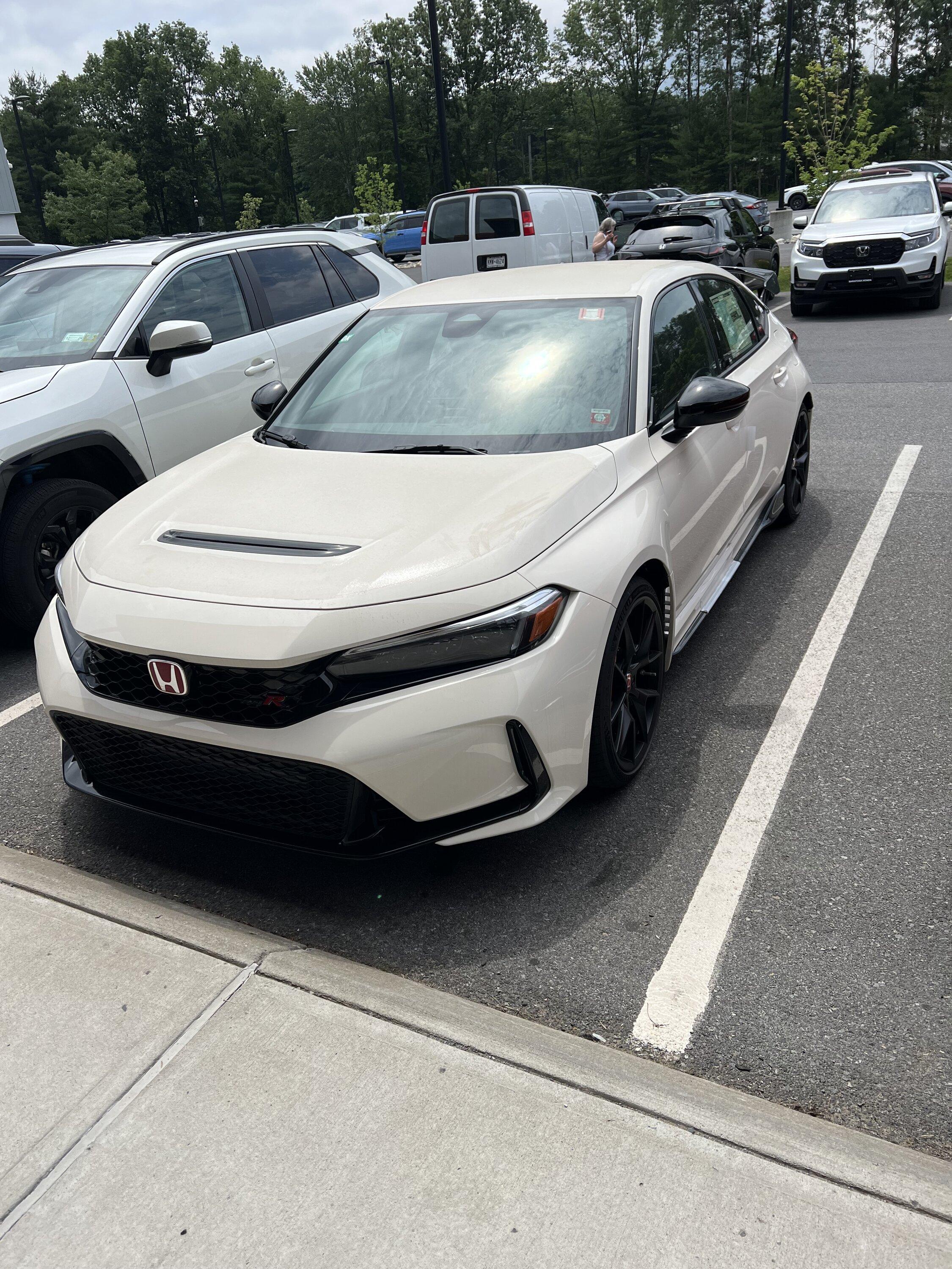 11th Gen Honda Civic Post your FL5 Civic Type R delivery pics! 🙌 📸 IMG_7724