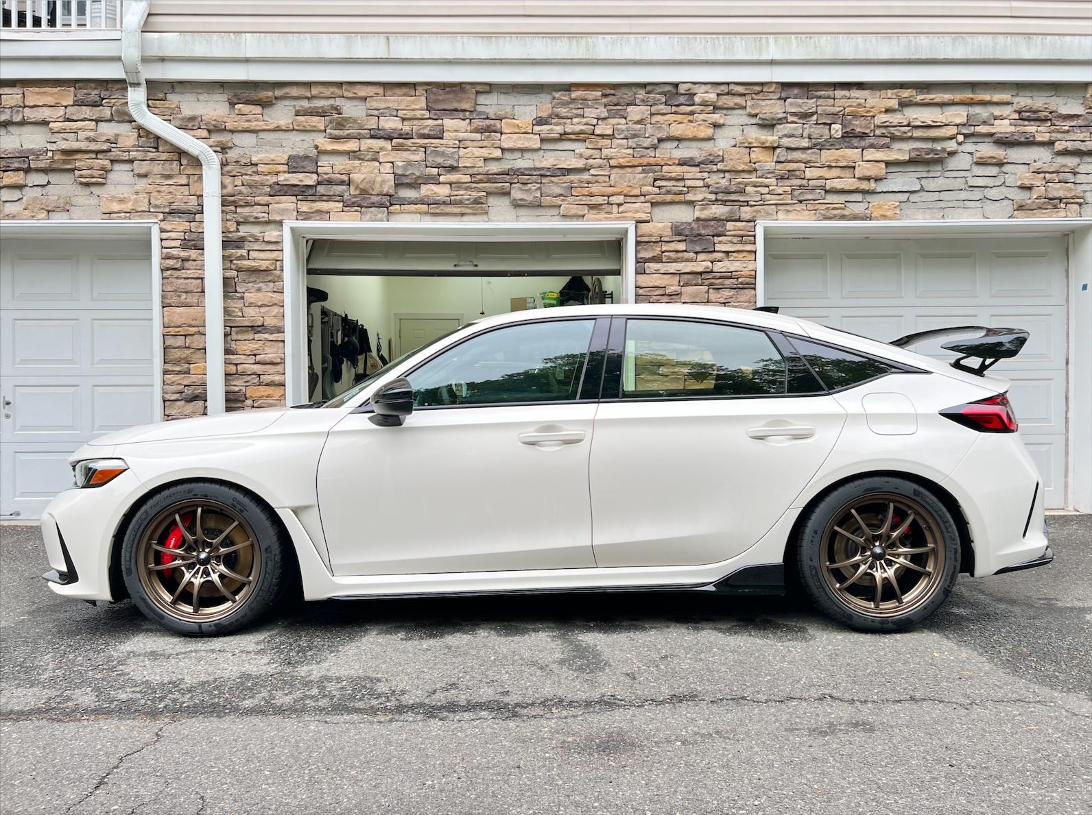 11th Gen Honda Civic Official CHAMPIONSHIP WHITE FL5 Type R Photos Thread iScreen Shoter - 20240516201145112