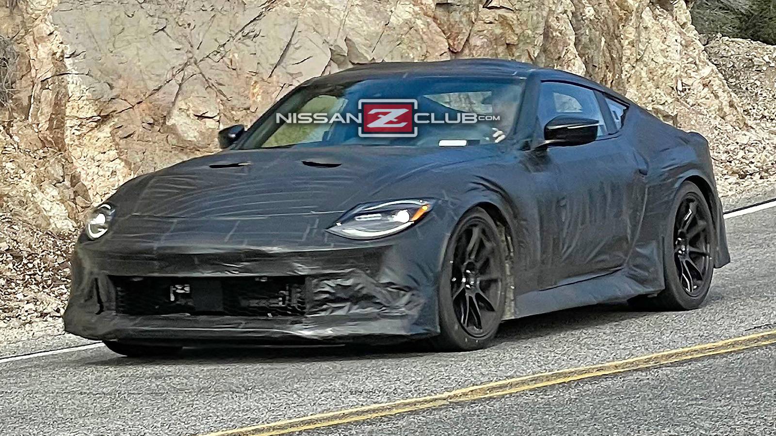 11th Gen Honda Civic 2023 Nissan Z nismo_z_03-