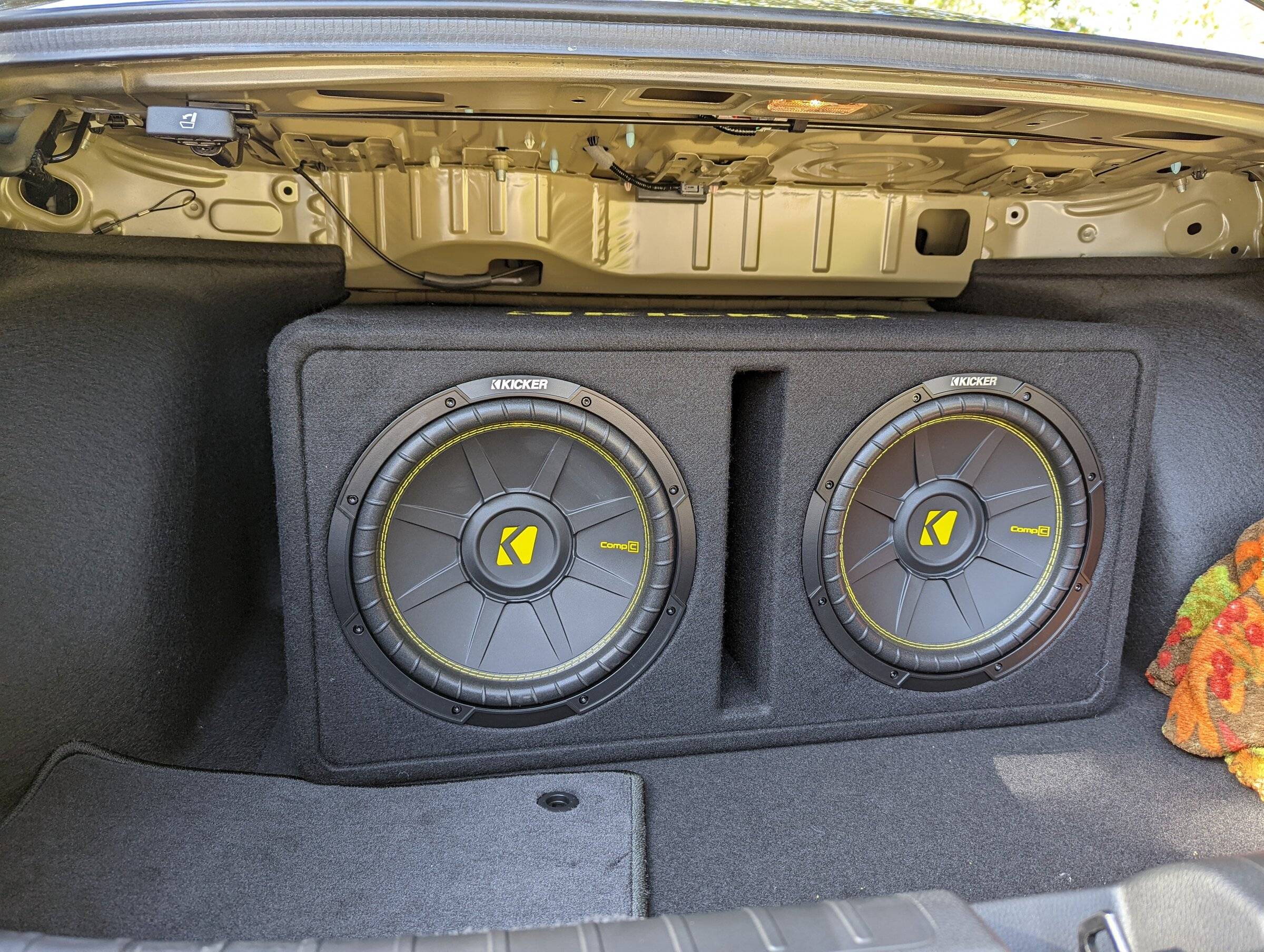 11th Gen Honda Civic 2x12" Kicker CompC Subwoofers installed! PXL_20211219_173222343