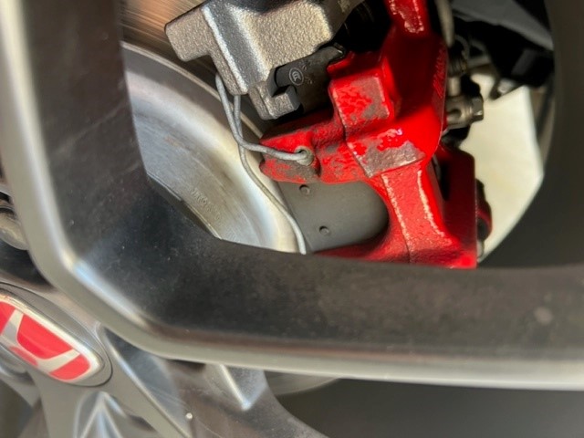 11th Gen Honda Civic Paint issues on rear brake calipers FL5 Rear Caliper Driver 3